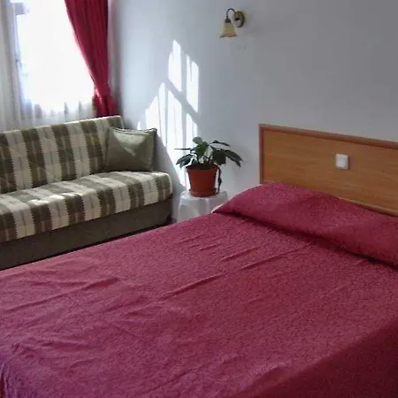 Nazar Garden フェティエ