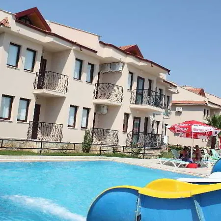 Nazar Garden 2* フェティエ