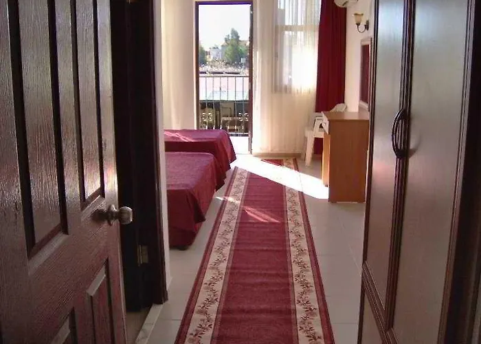 Nazar Garden فندق 2*