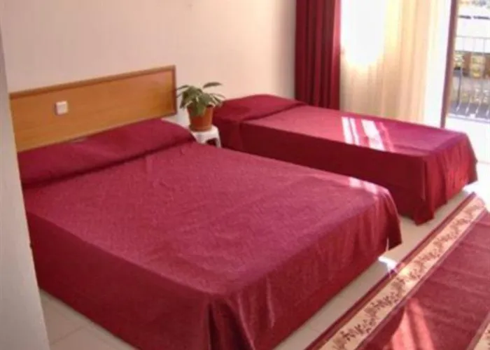 فندق Nazar Garden 2*